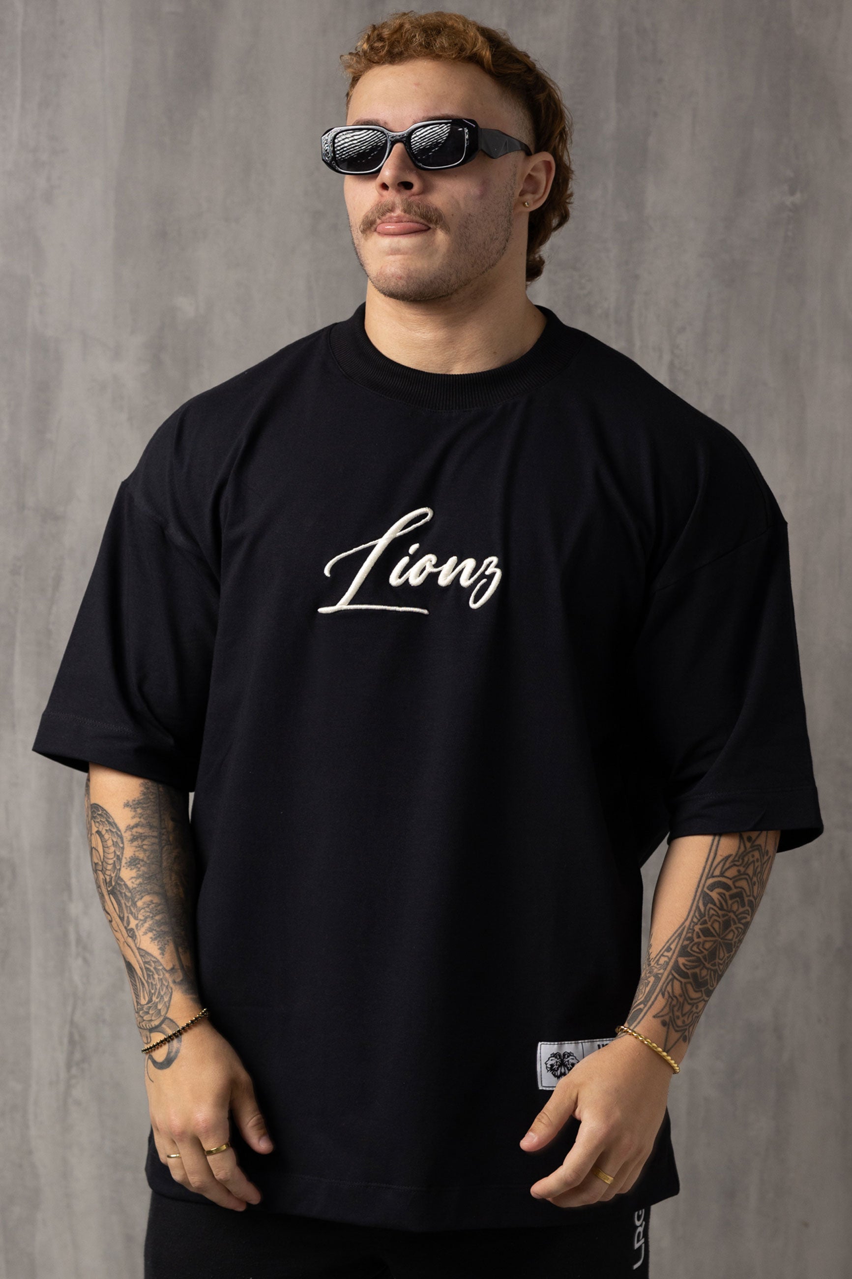 Camiseta Oversized Lionz Bordada - Preta