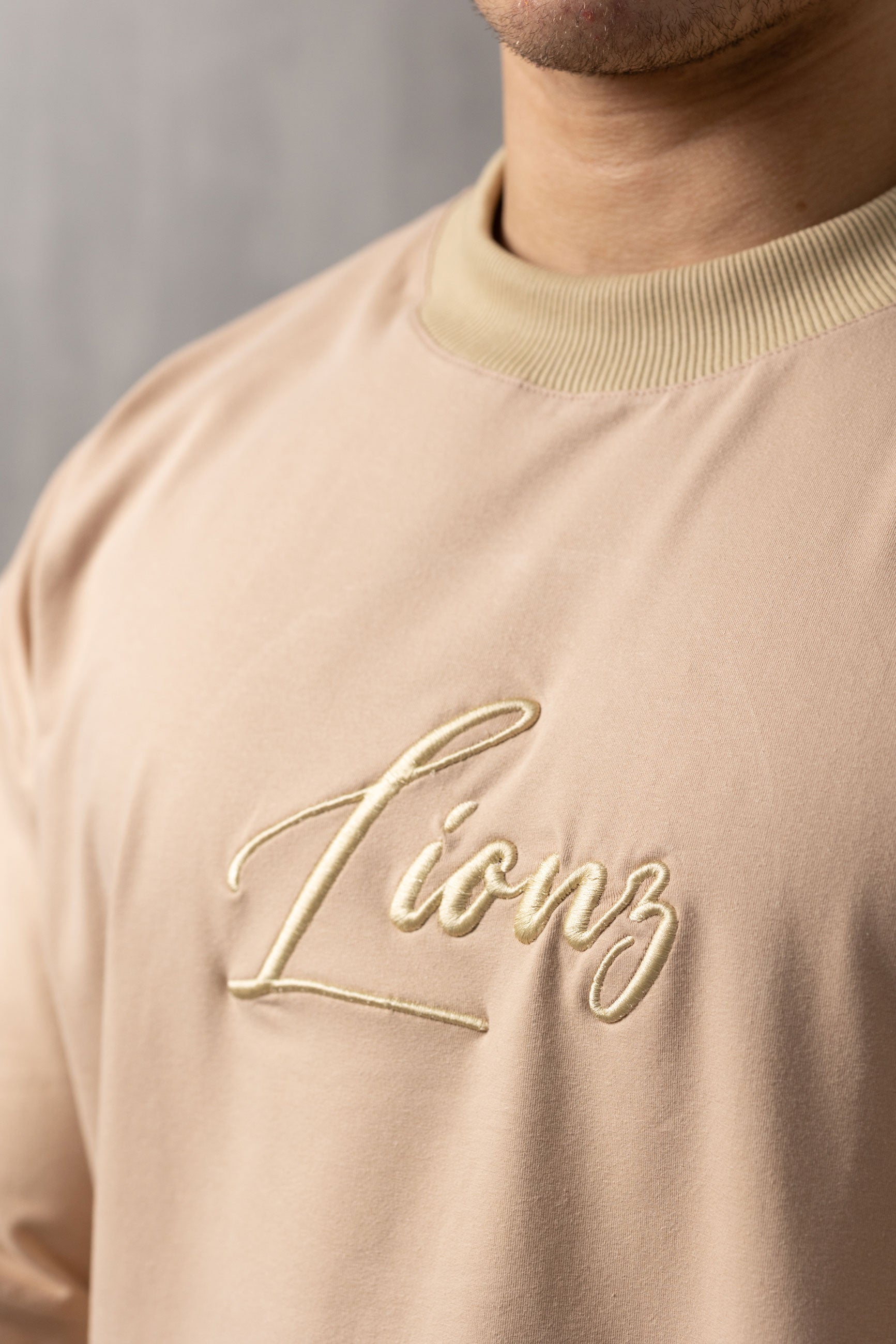 Camiseta Oversized Lionz Bordada - Bege