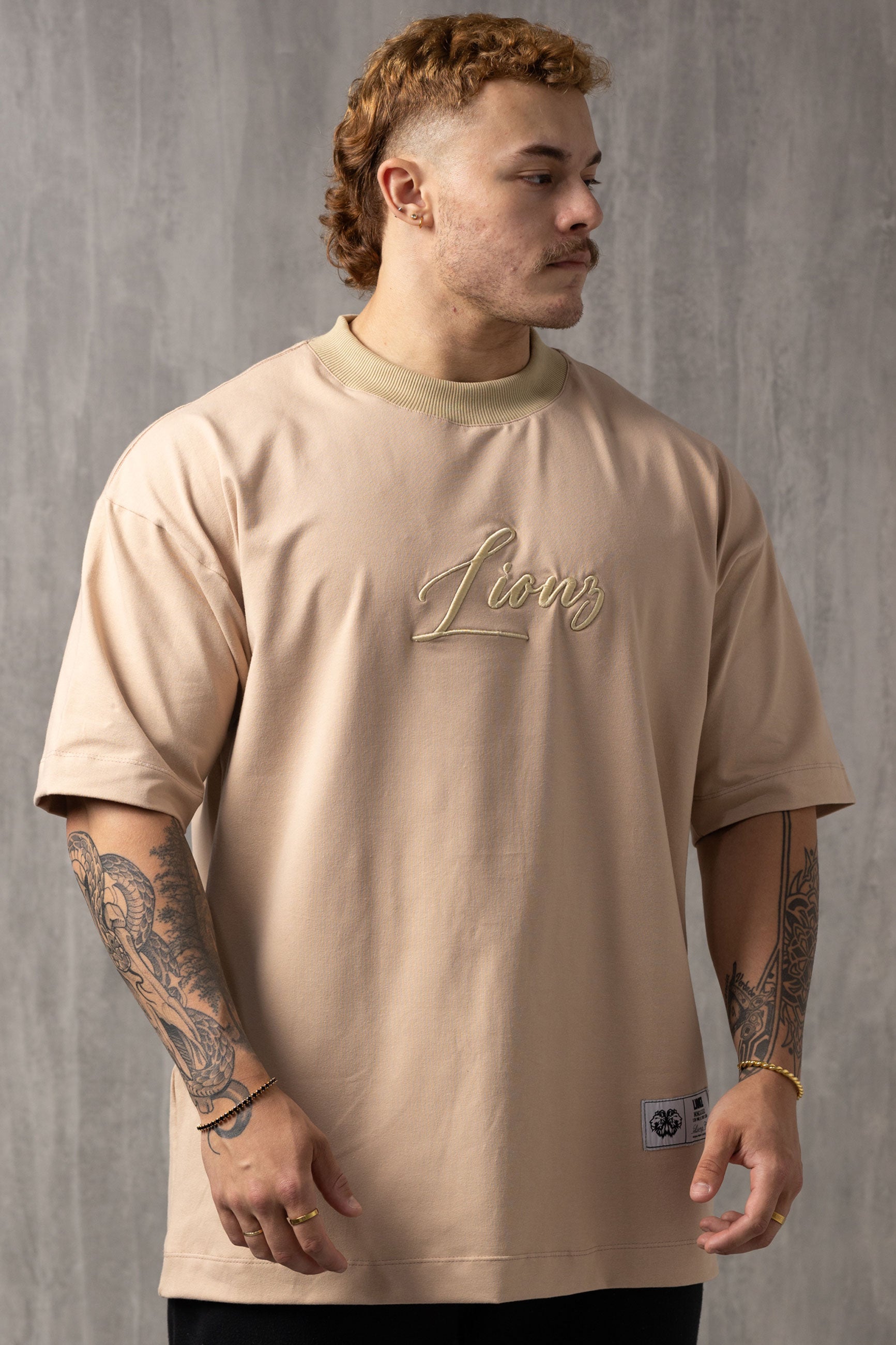 Camiseta Oversized Lionz Bordada - Bege