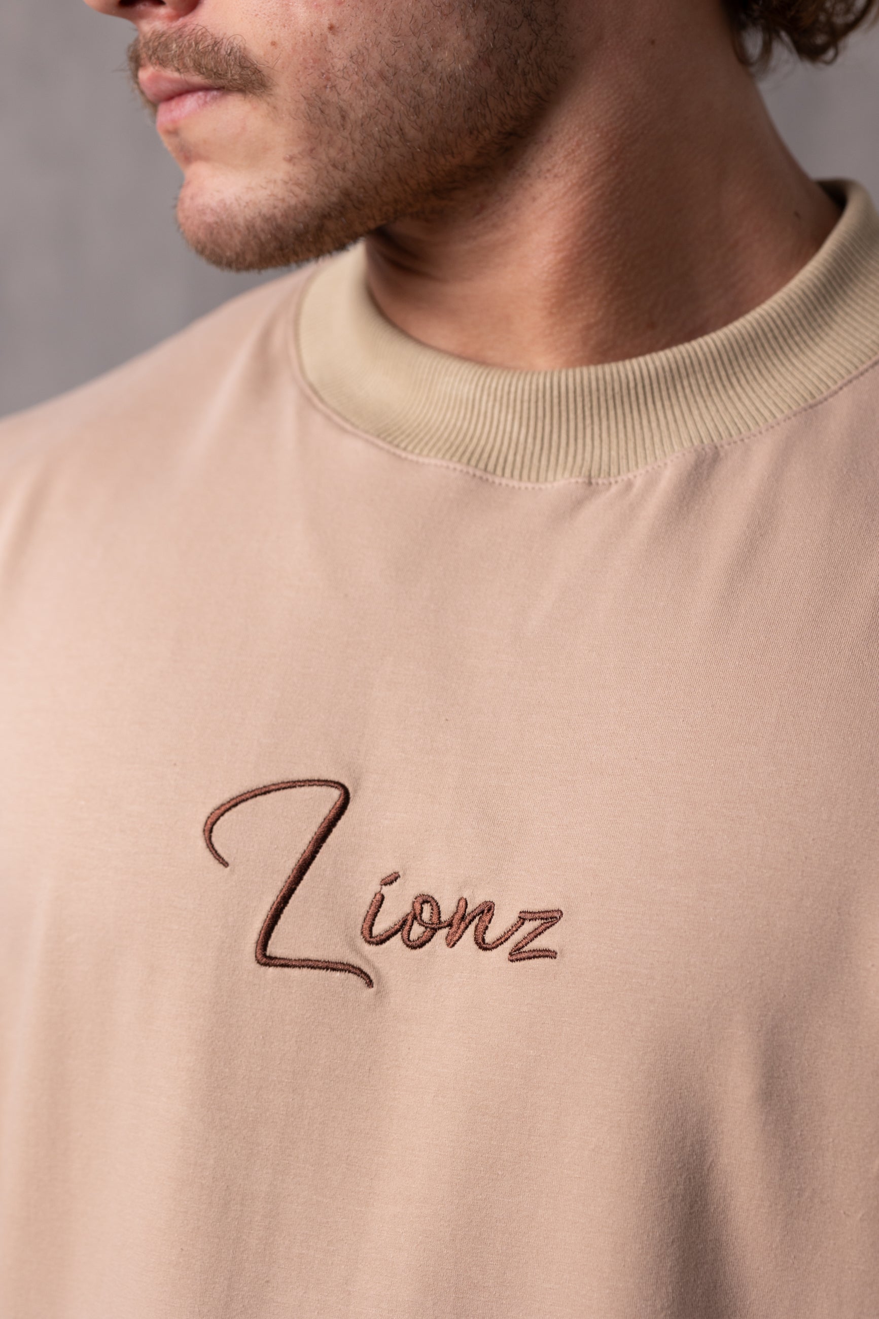 Camiseta Oversized Bordada King - Bege