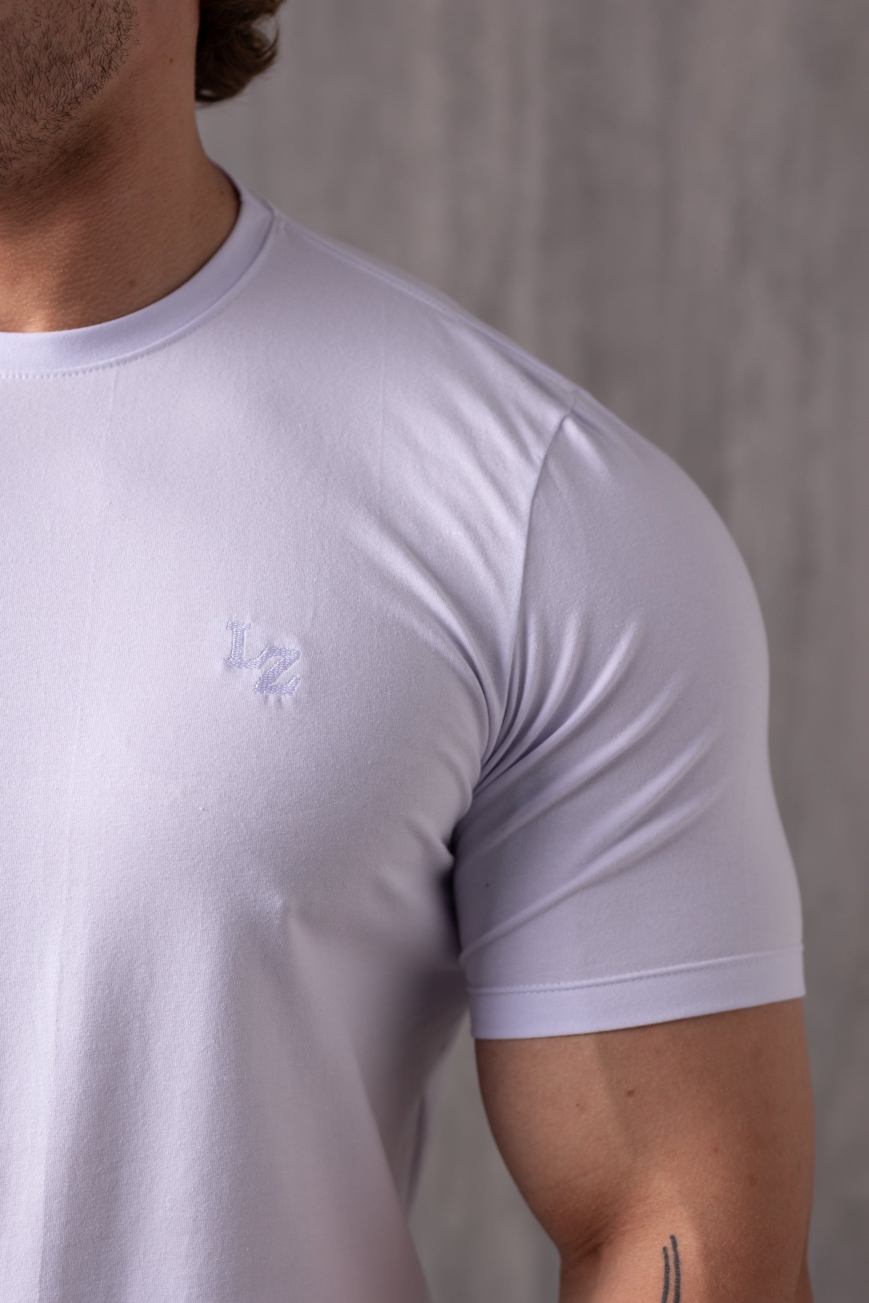 Camiseta Slim Bordada LZ - Branca