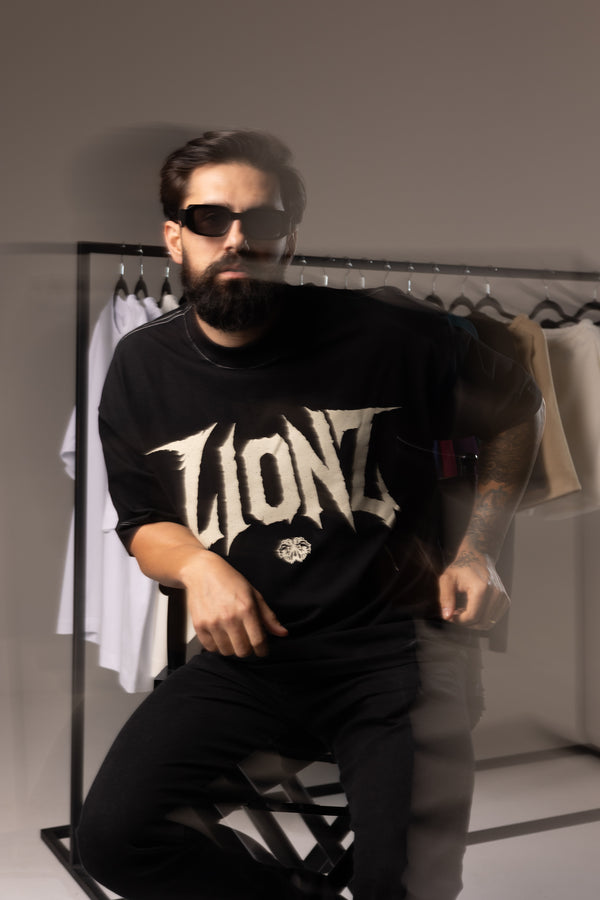 Camiseta Oversized Hard - Preta Contraste