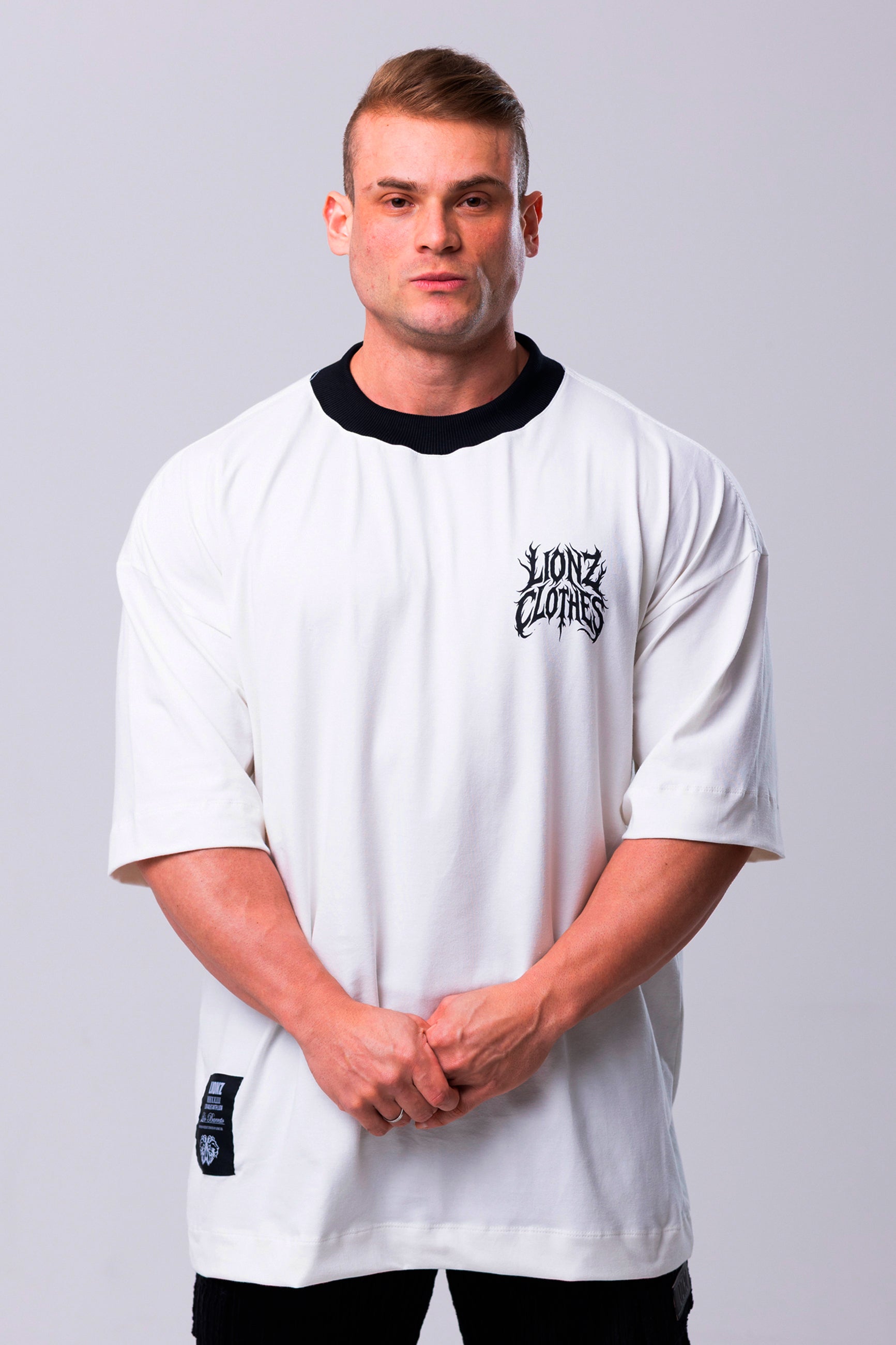 Camiseta Oversized Blair - OffWhite&Black