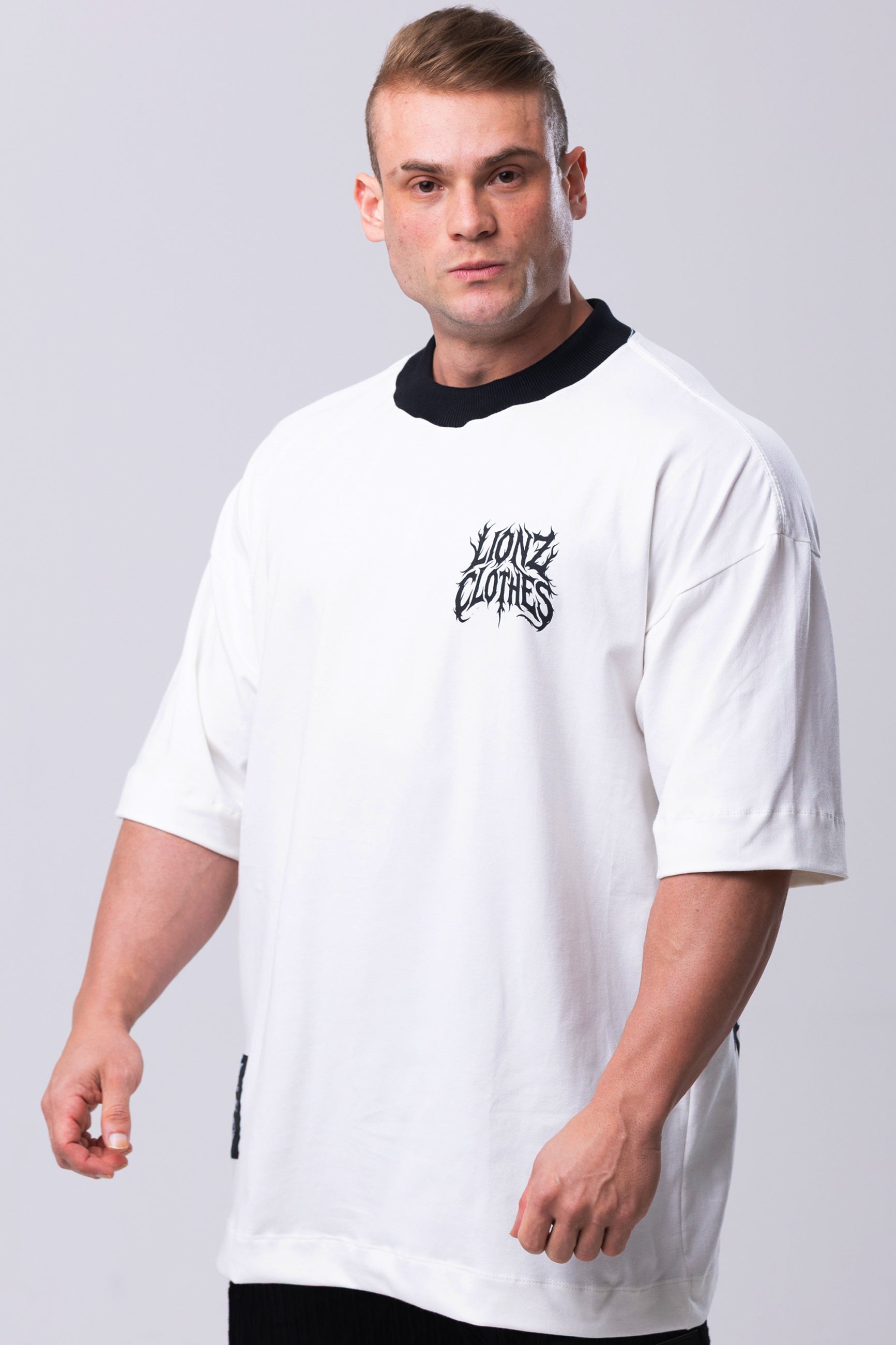 Camiseta Oversized Blair - OffWhite&Black