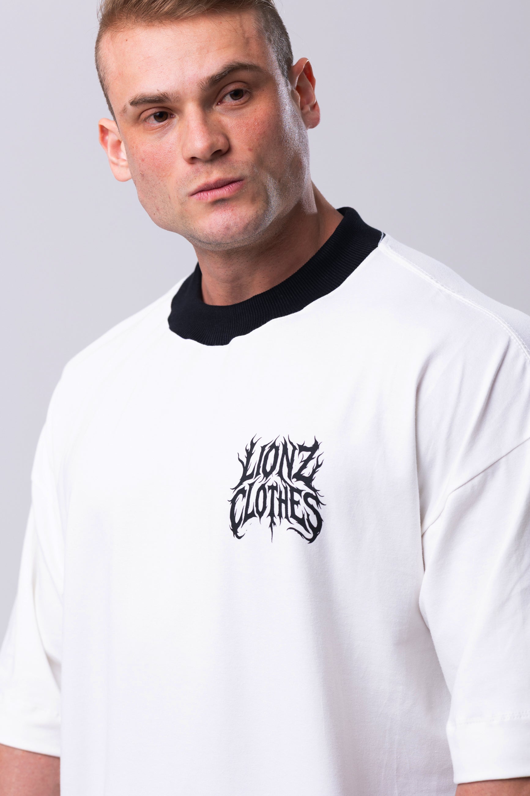 Camiseta Oversized Blair - OffWhite&Black