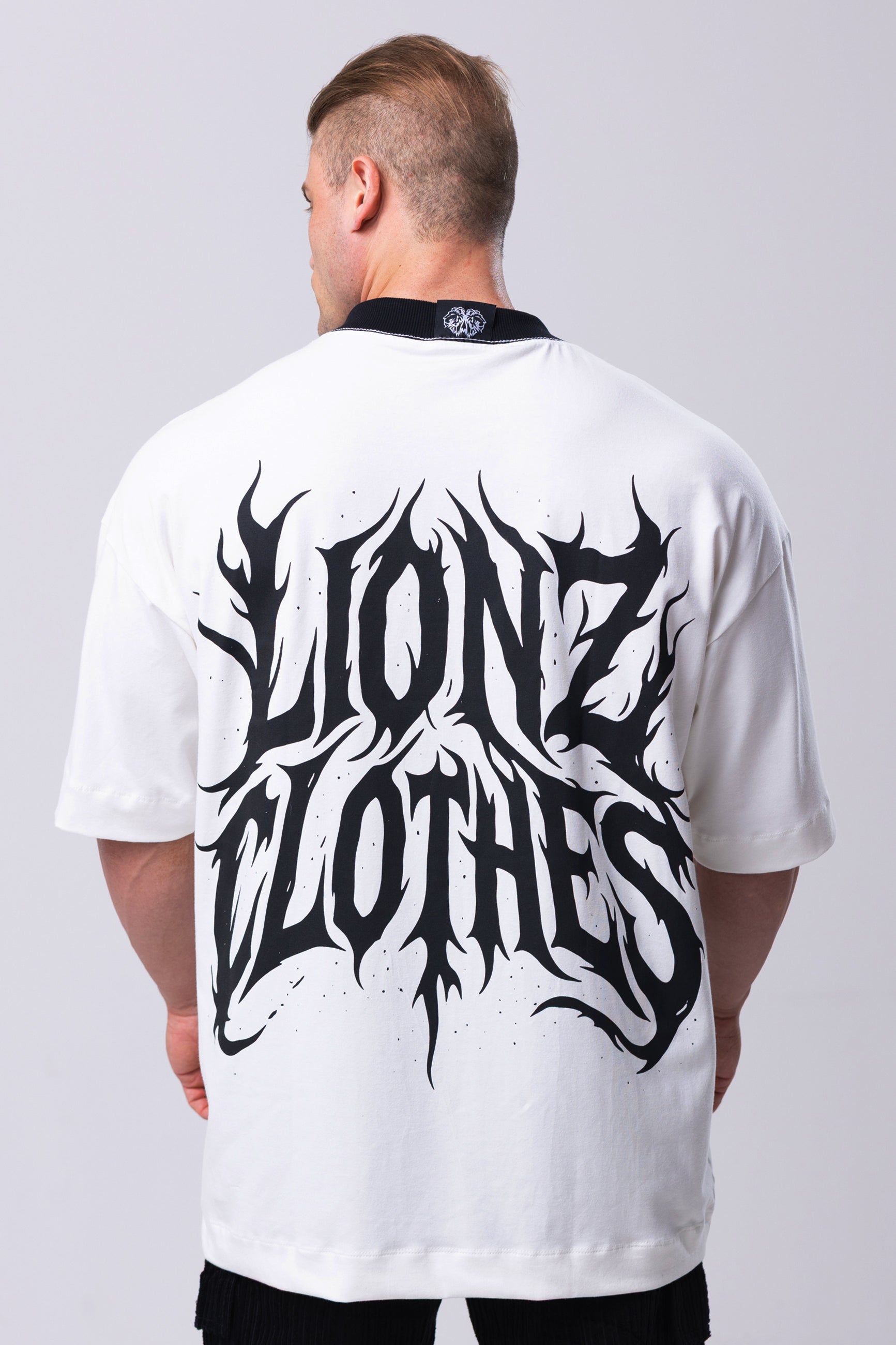 Camiseta Oversized Blair - OffWhite&Black