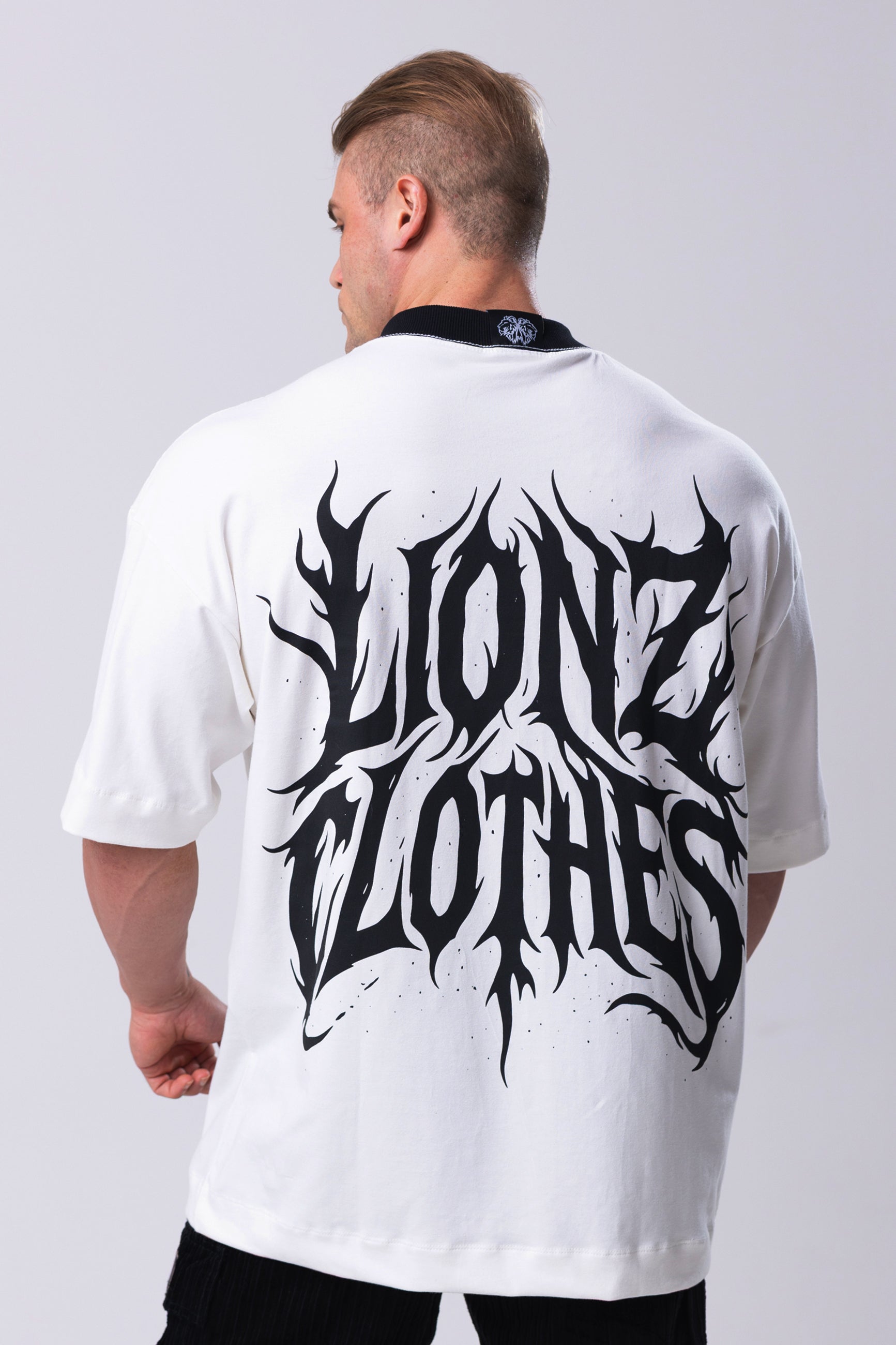 Camiseta Oversized Blair - OffWhite&Black