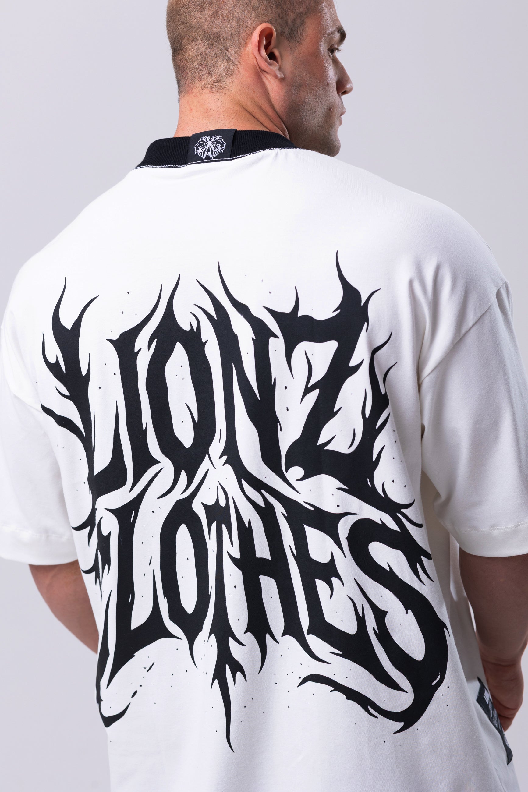 Camiseta Oversized Blair - OffWhite&Black