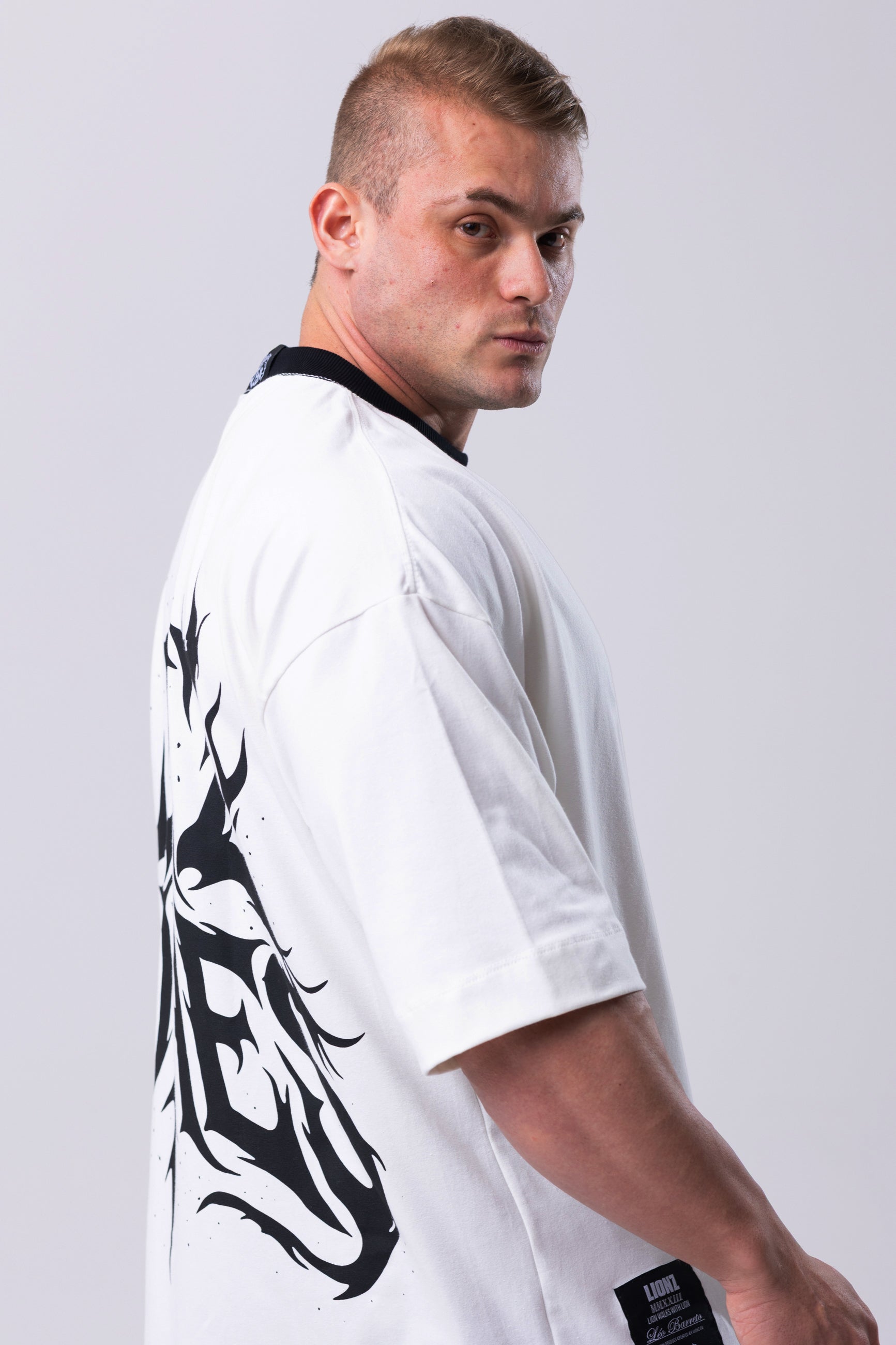 Camiseta Oversized Blair - OffWhite&Black