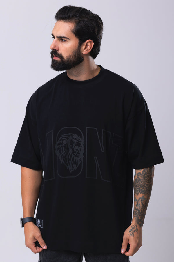 Camiseta Oversized L I O N Z - Preta & Preto