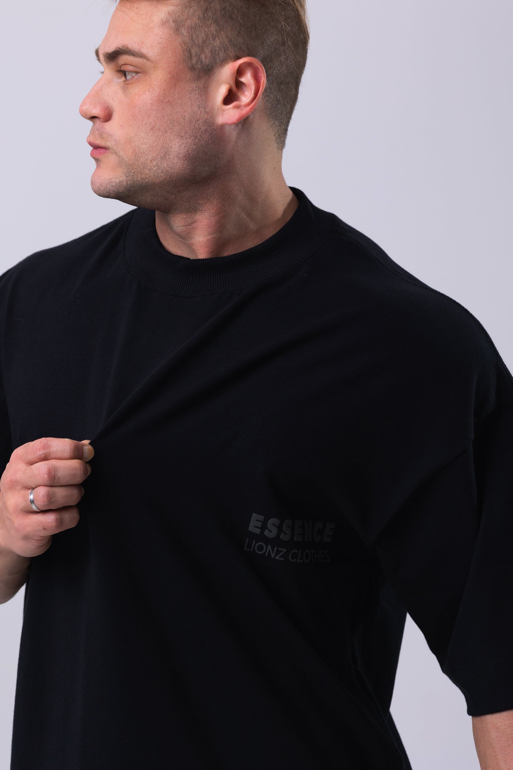 Camiseta Oversized Essence - Preta
