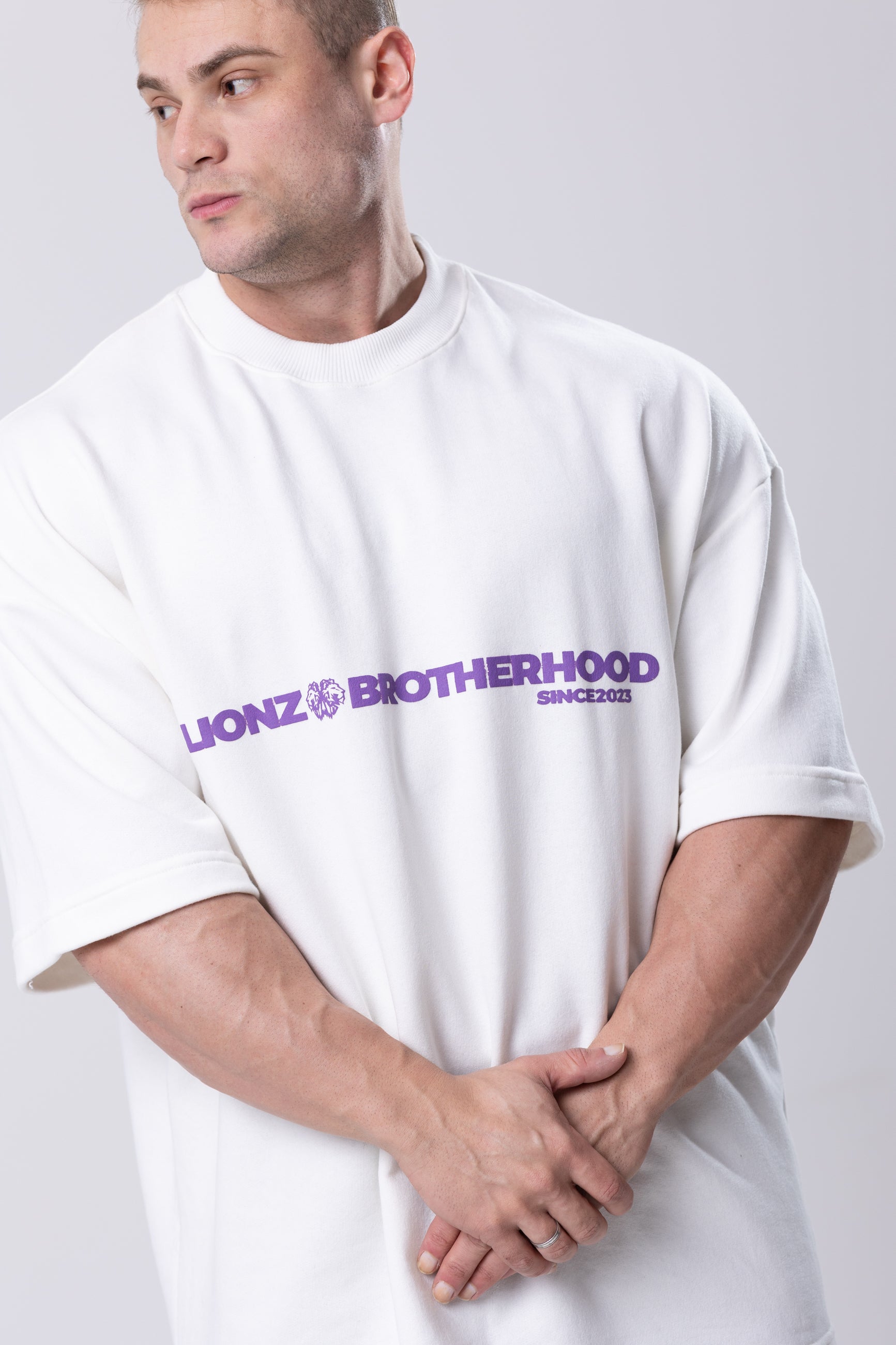 Camiseta Oversized Deluxe Brotherhood - OffWhite