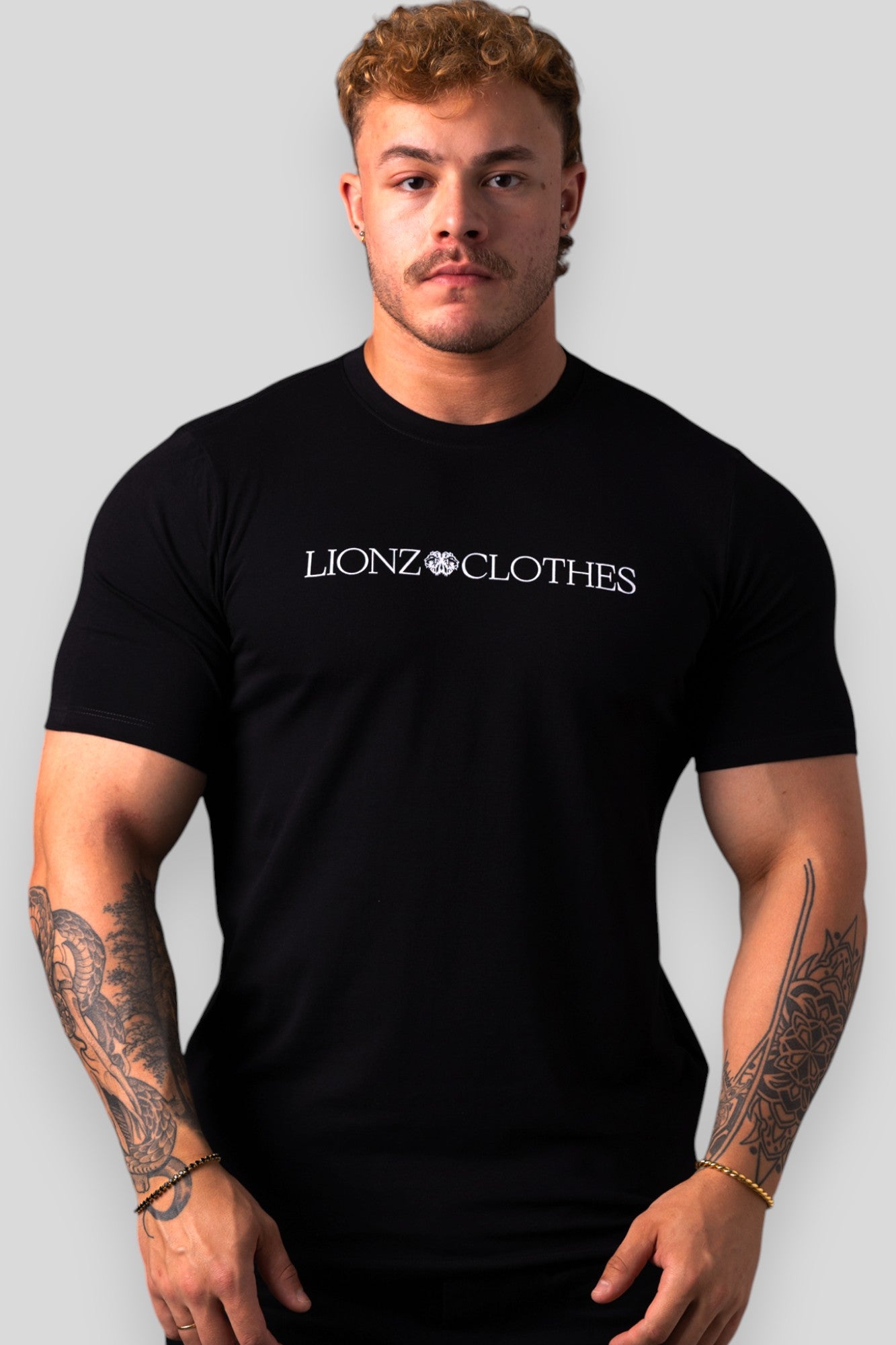 Camiseta Slim LionzClothes - Preta