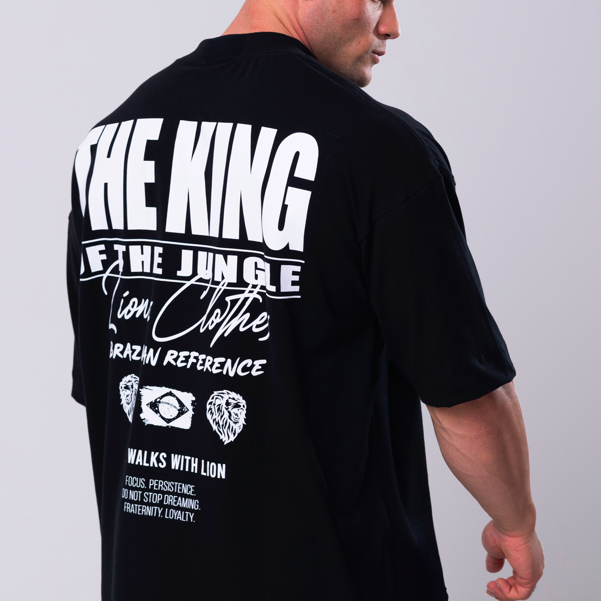 ル*ノ様 17ss the king is naked期 long shirt Camiseta Premium Oversized The King - Preta – Lionz Co. ®