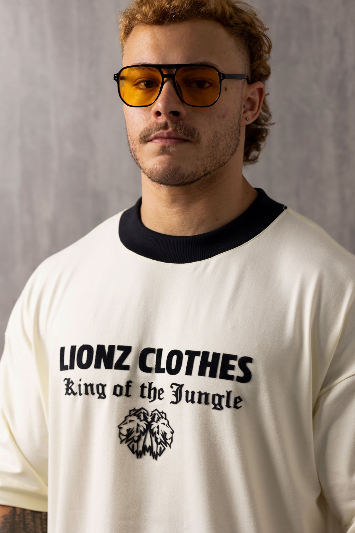 Camiseta Oversized Luxury Veludo - OffWhite