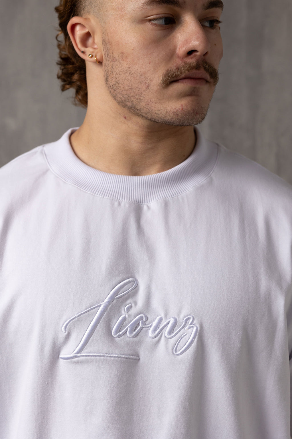 Camiseta Oversized Lionz Bordada - Branca