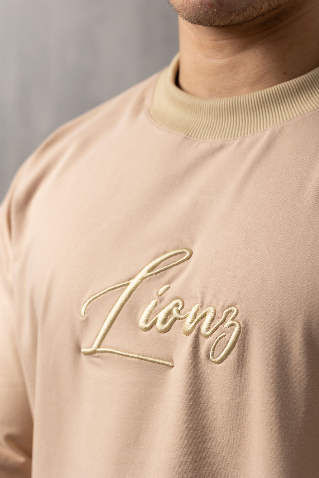 Camiseta Oversized Lionz Bordada - Bege