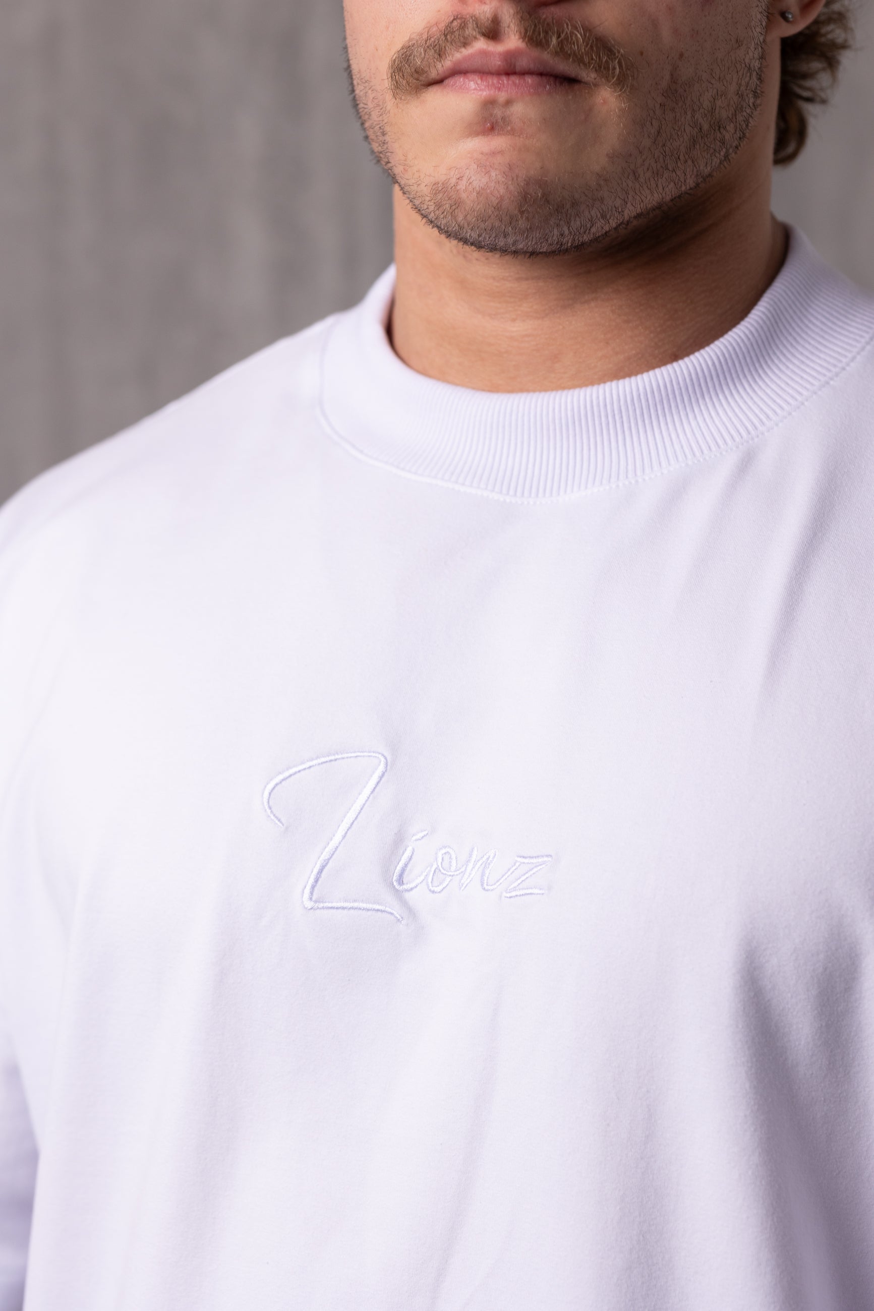 Camiseta Oversized Bordada King - Branca