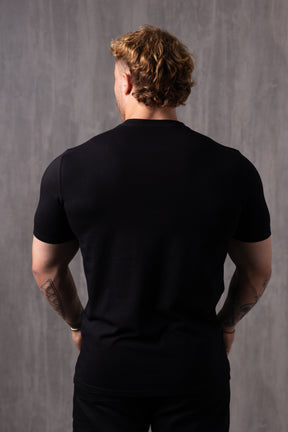 Camiseta Slim Bordada LZ - Preta