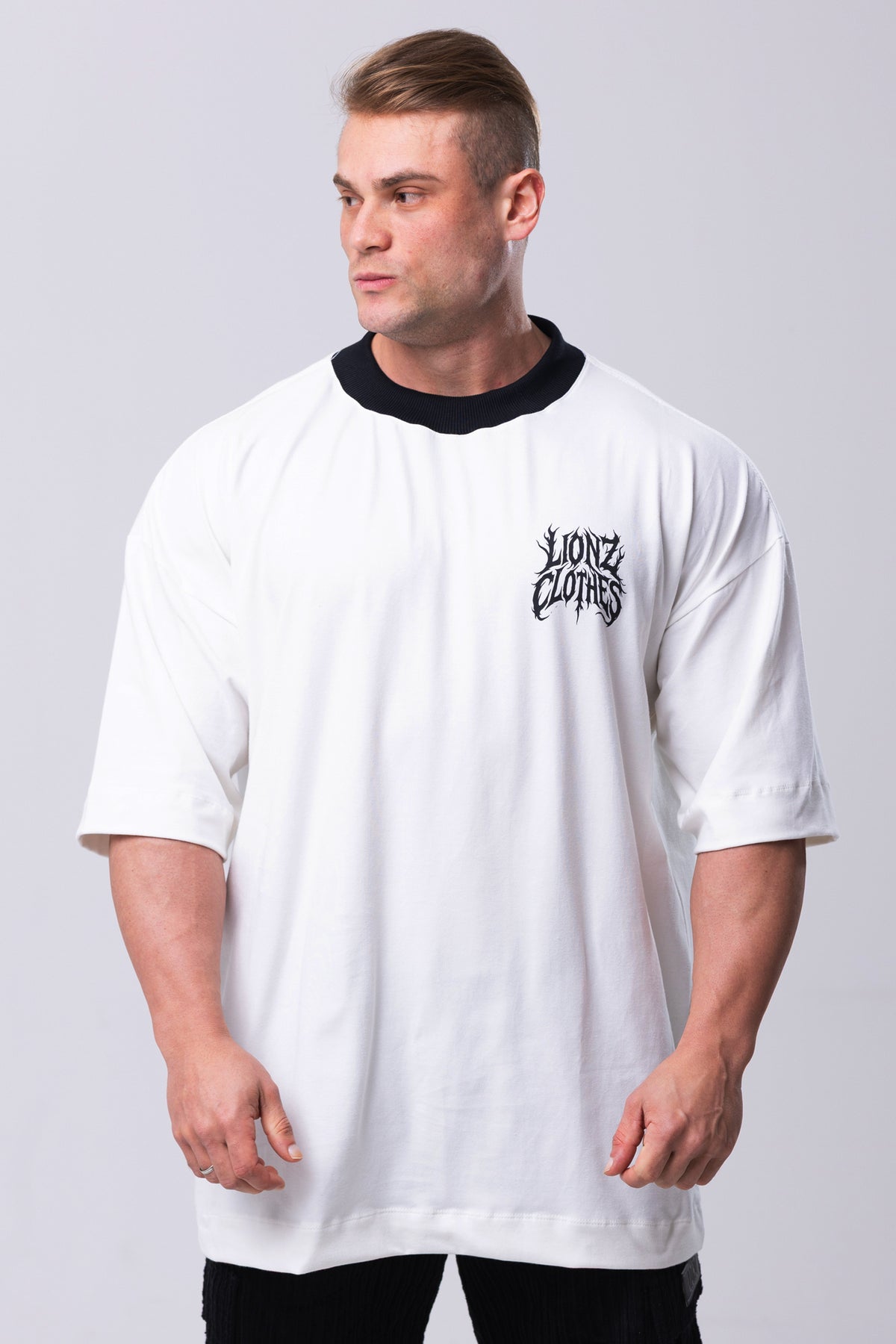 Camiseta Oversized Blair - OffWhite&Black