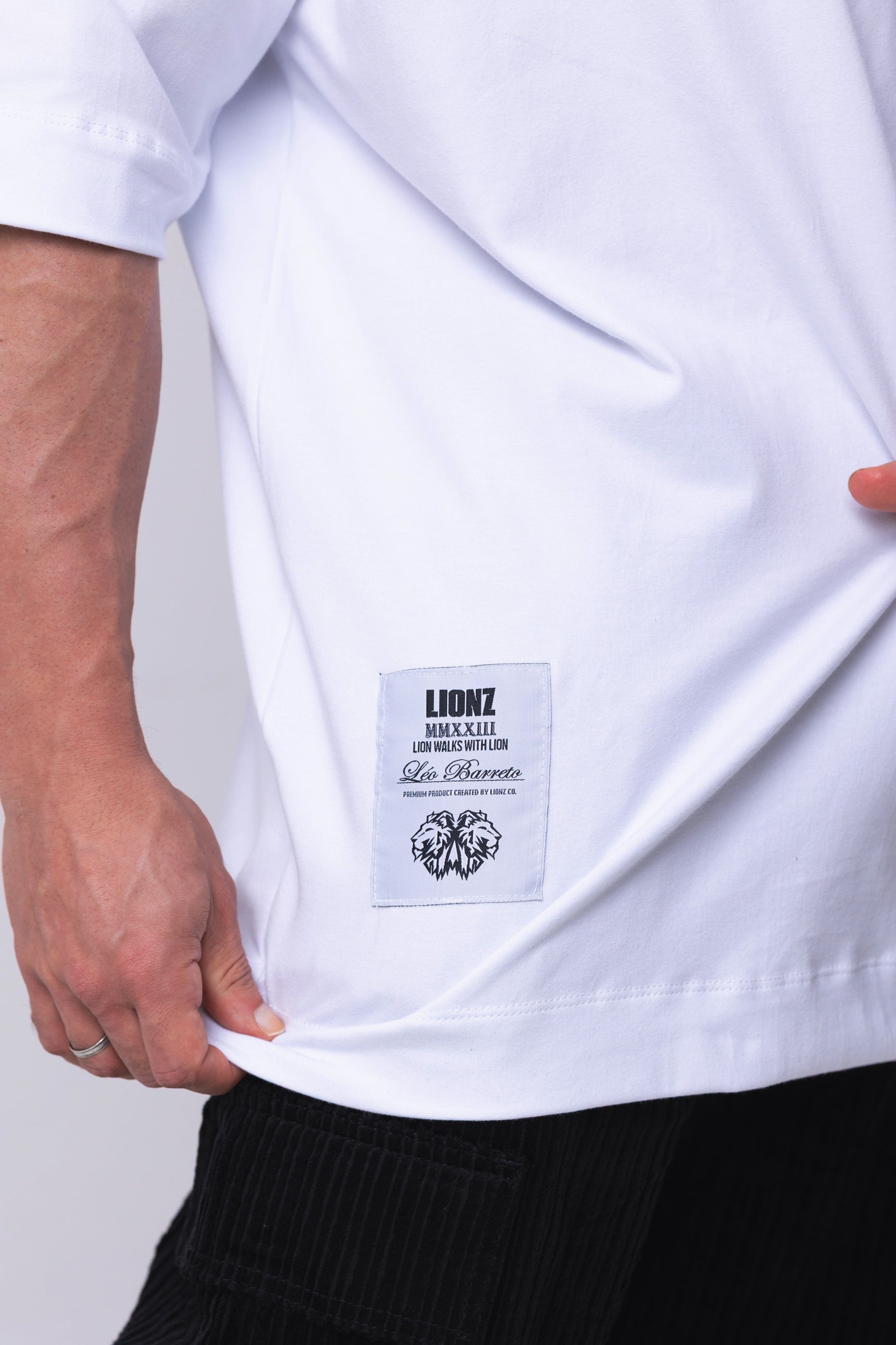 Camiseta Oversized LWWL - Branca