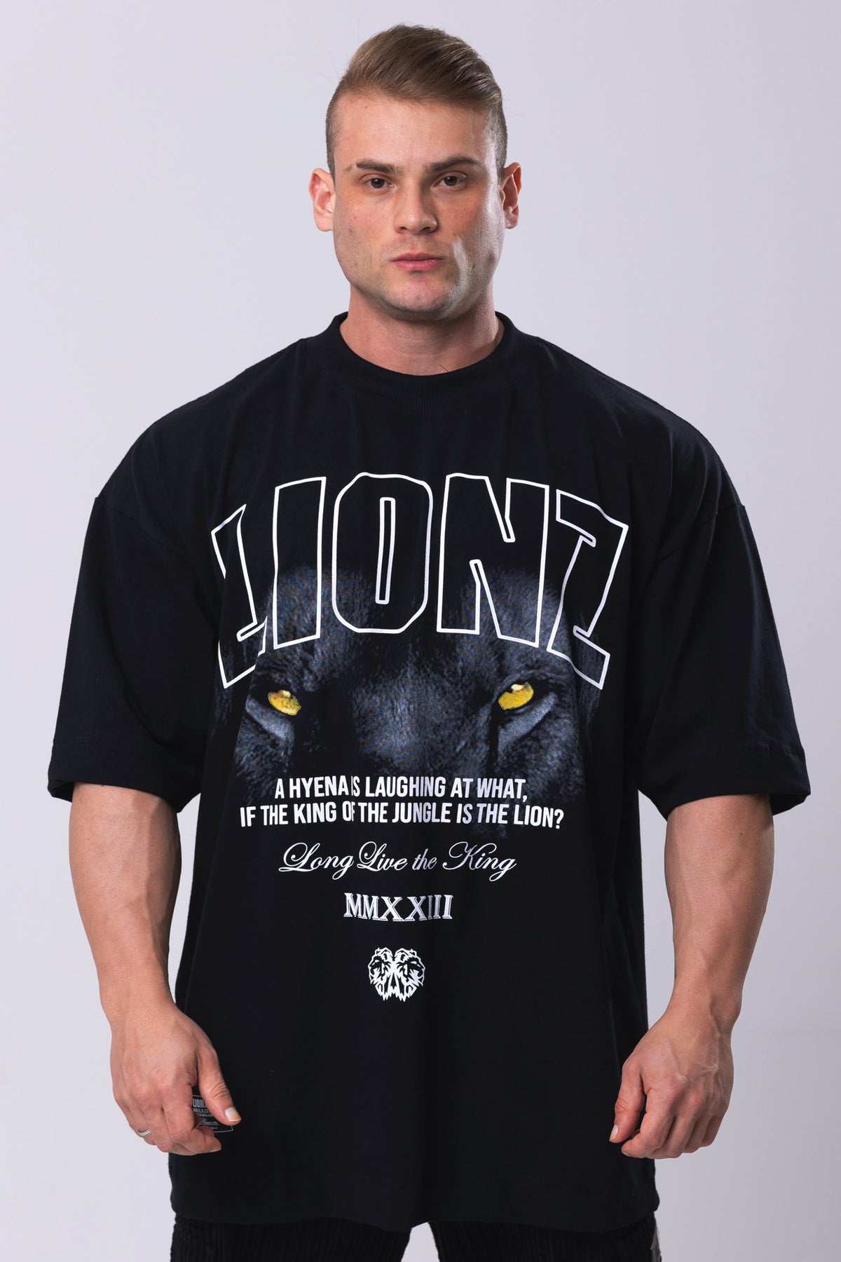 Camiseta Oversized Predator - Preta