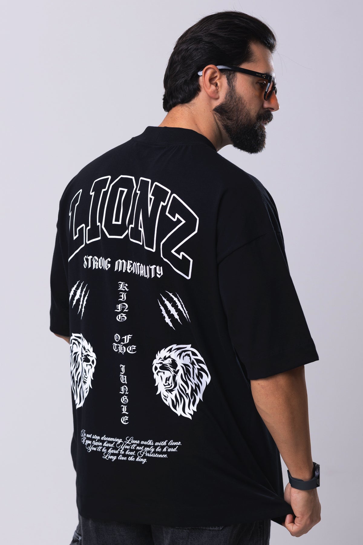 Camiseta Oversized Strong Mentality - Preta