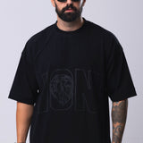 Camiseta Oversized L I O N Z - Preta & Preto