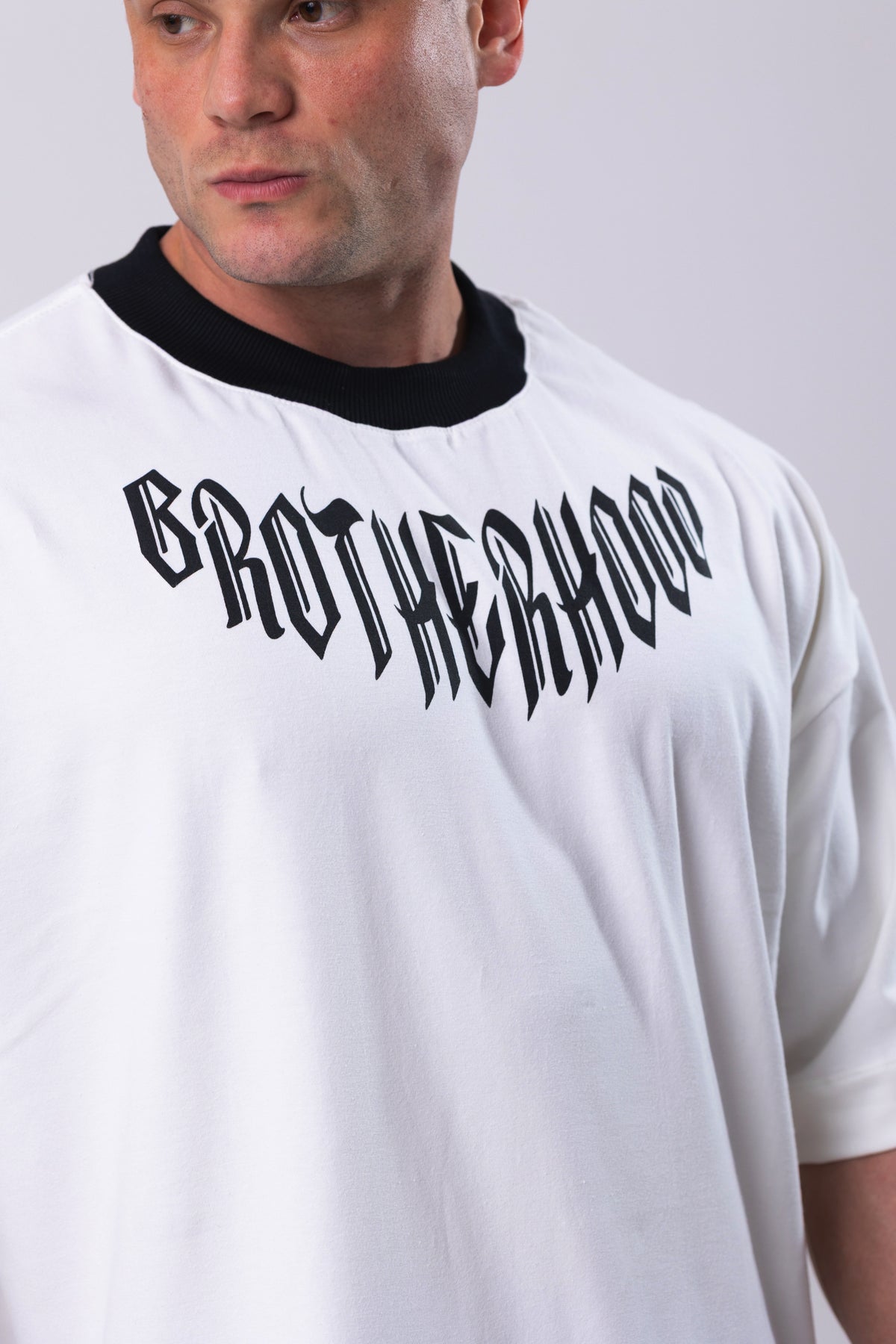 Camiseta Oversized Irmandade - Off&Black