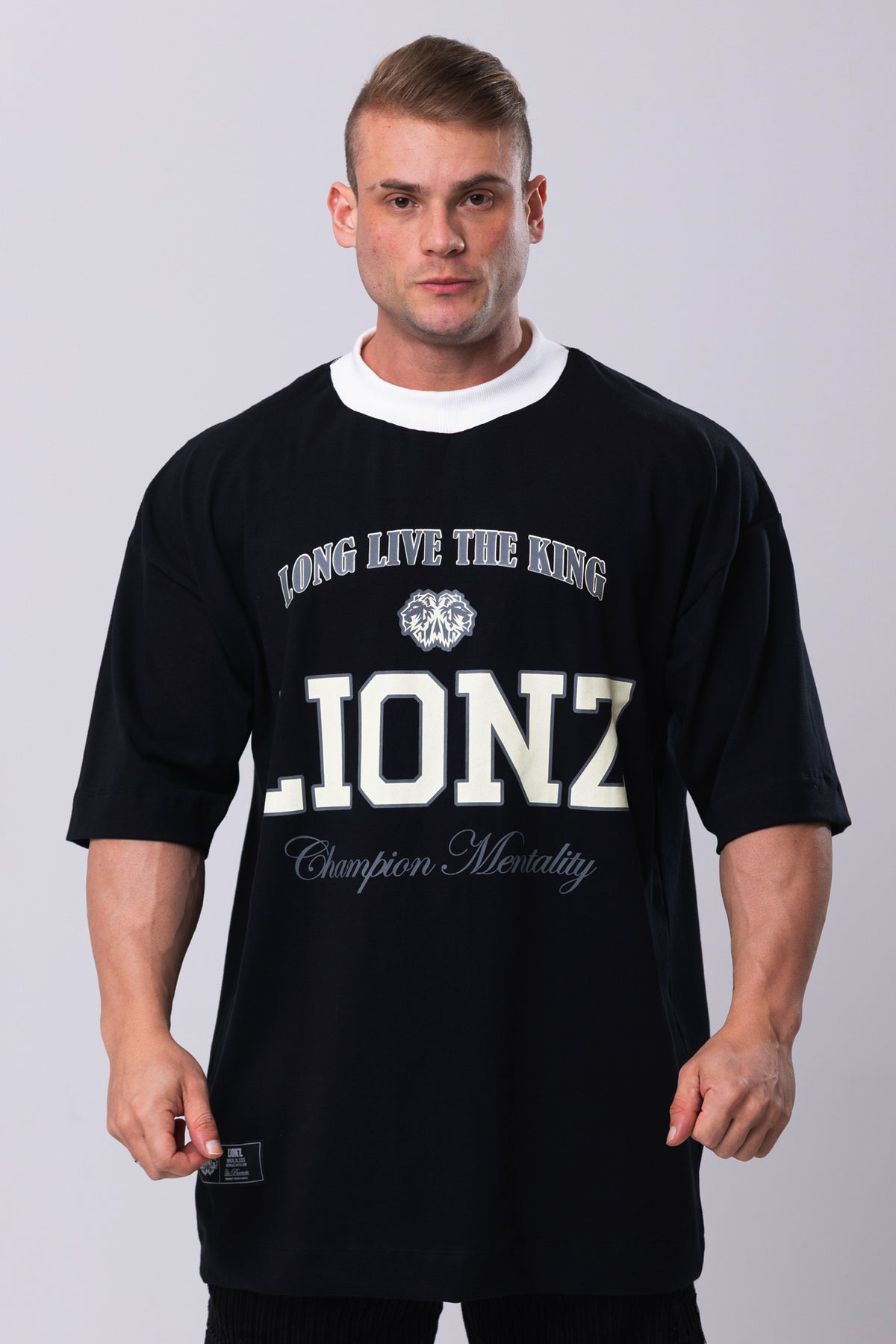 Camiseta Oversized College - Preta&Off