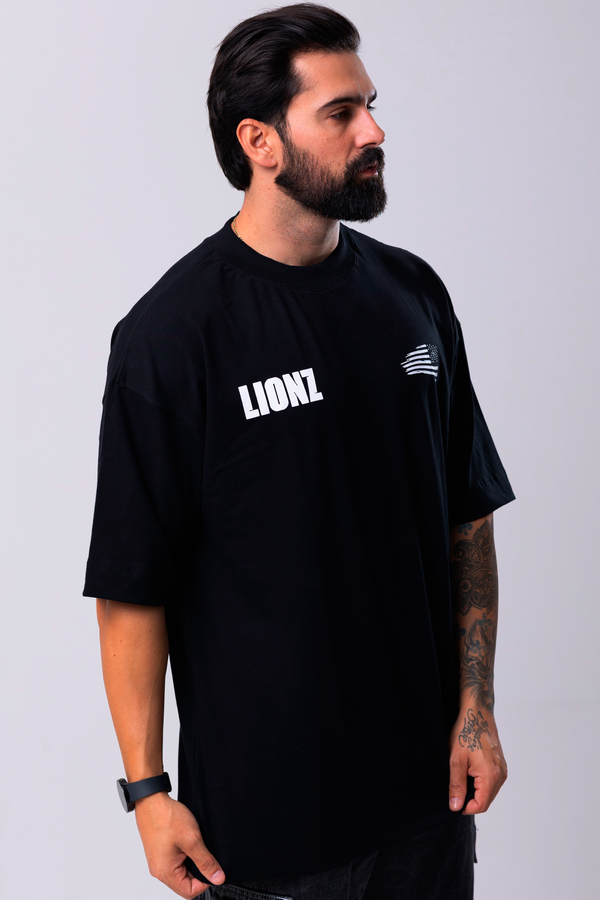 Camiseta Oversized American Lion - Preta
