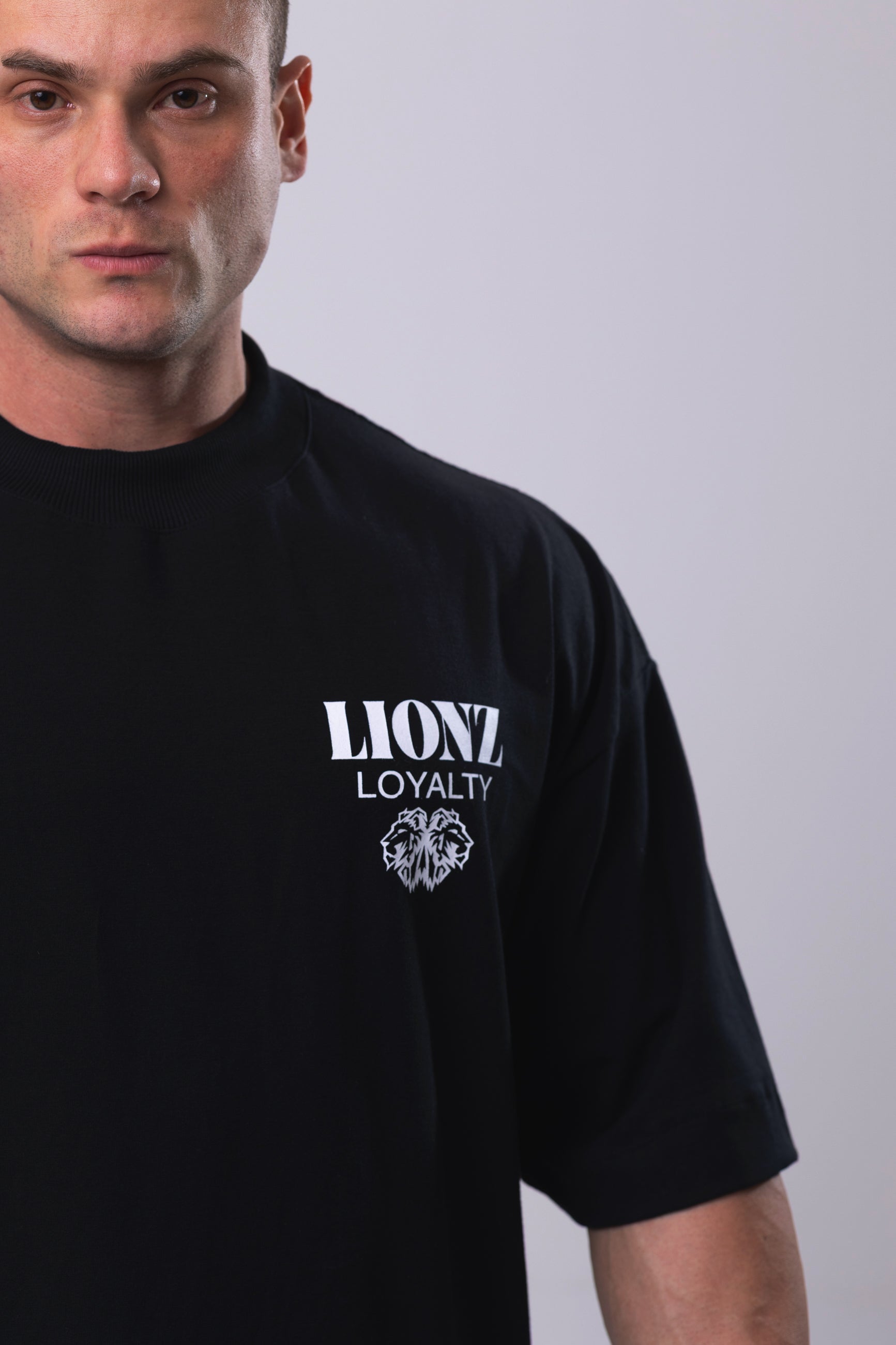 Camiseta Oversized Rozes - Preta