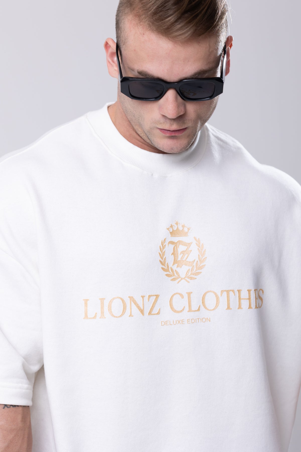 Camiseta Oversized Deluxe Gold - OffWhite