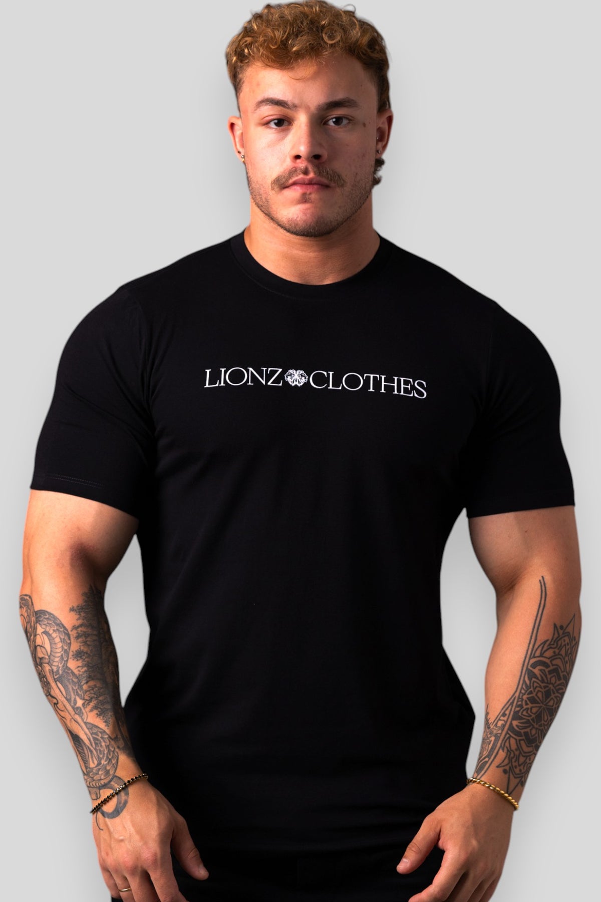 Camiseta Slim LionzClothes - Preta