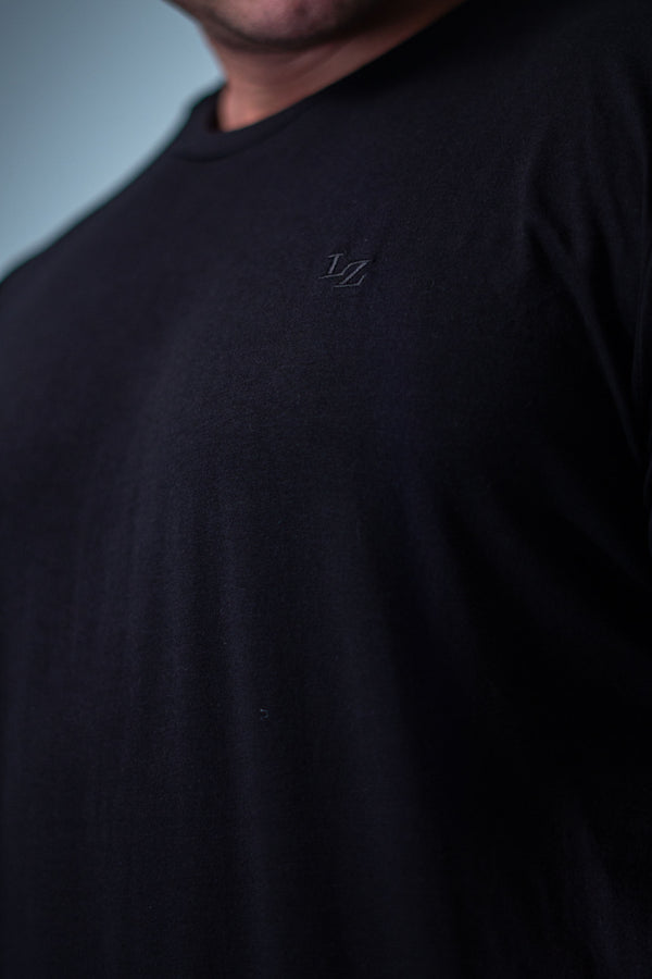 Camiseta Slim Bordada LZ - Preta